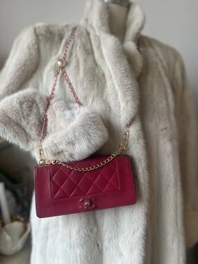 CHANEL Quilted Shoulder Bag in Burgundy with Gold-Tone Hardware